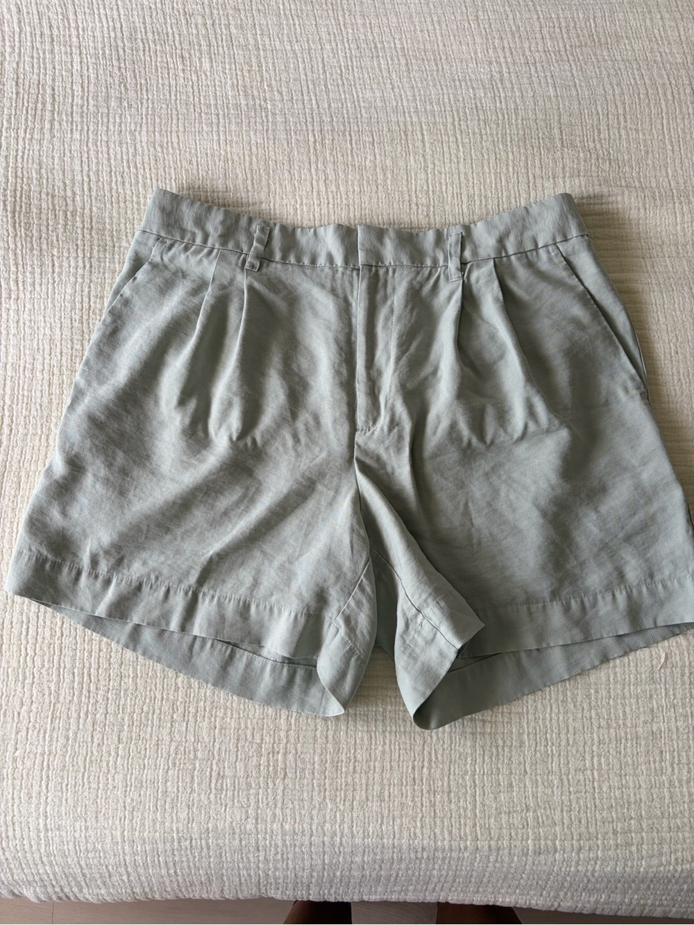 High-Waist Linen Pleated Shorts in Light Green